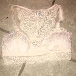 A bracelet light pink